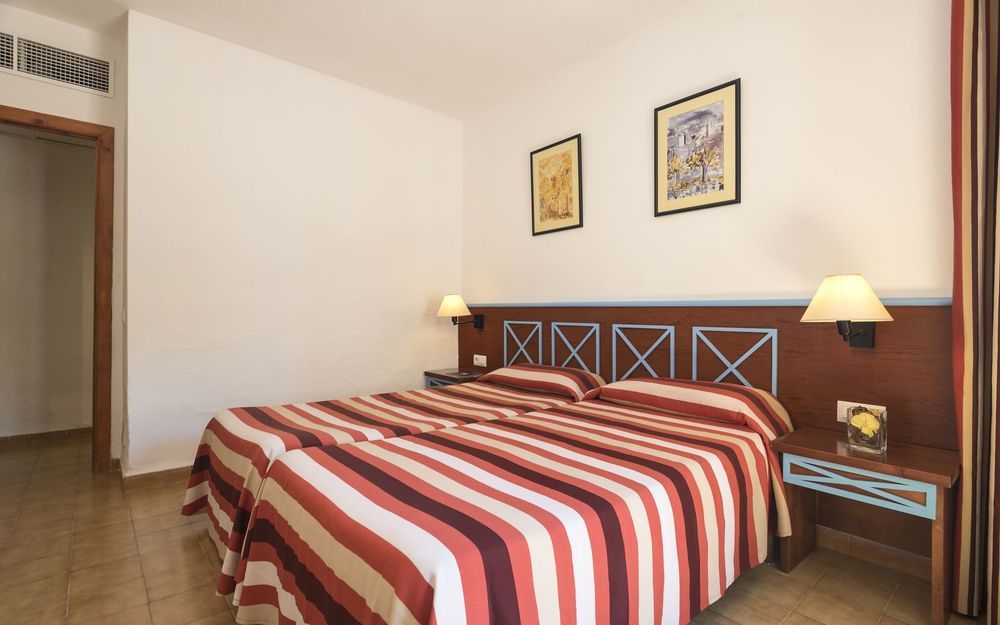 Marinda Garden Aparthotel Cala en Bosch Dış mekan fotoğraf